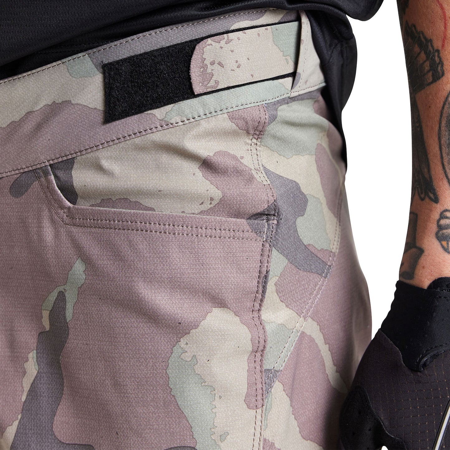 Short Flowline avec doublure camouflage Woodland
