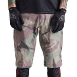 Short Flowline avec doublure camouflage Woodland