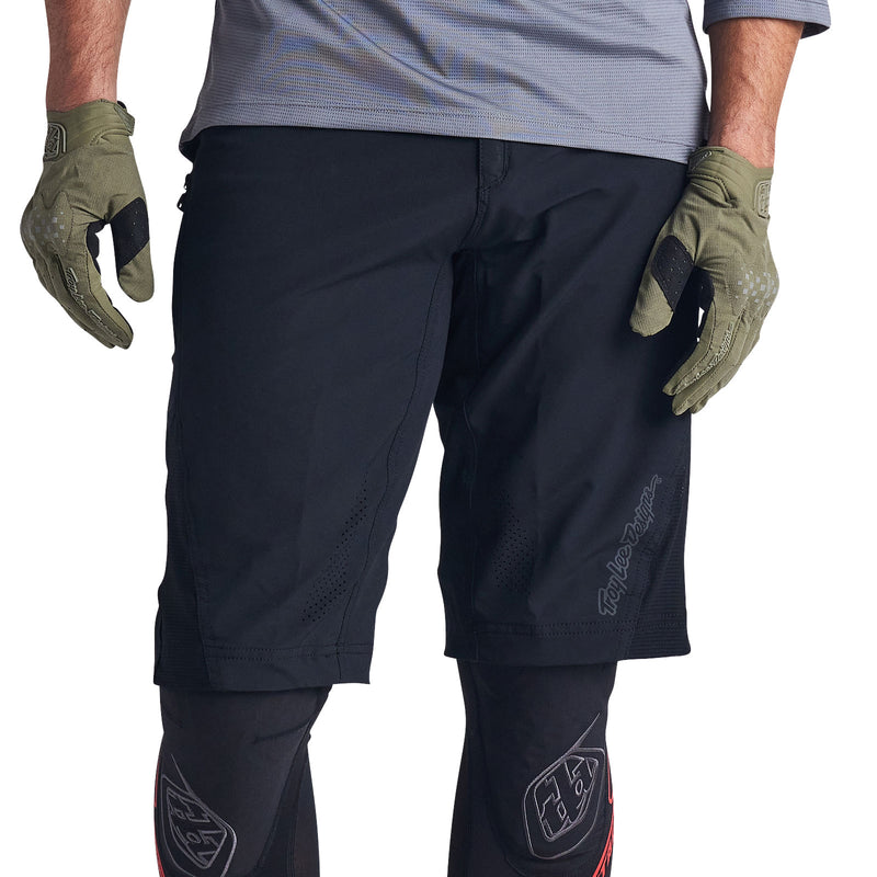 Ruckus Short Shell Solid Black