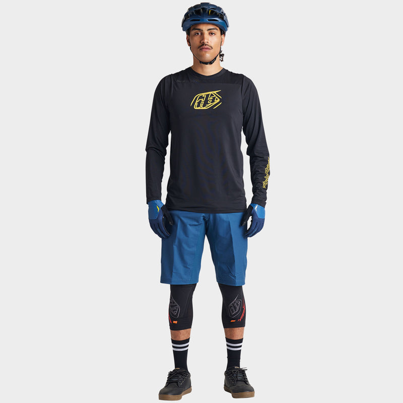 Maillot Skyline LS Noir emblématique