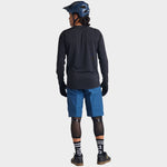 Maillot Skyline LS Noir emblématique