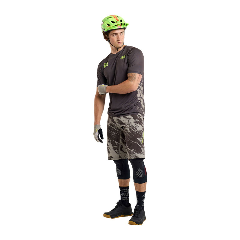 Skyline Short Shell Elemental Dark Earth