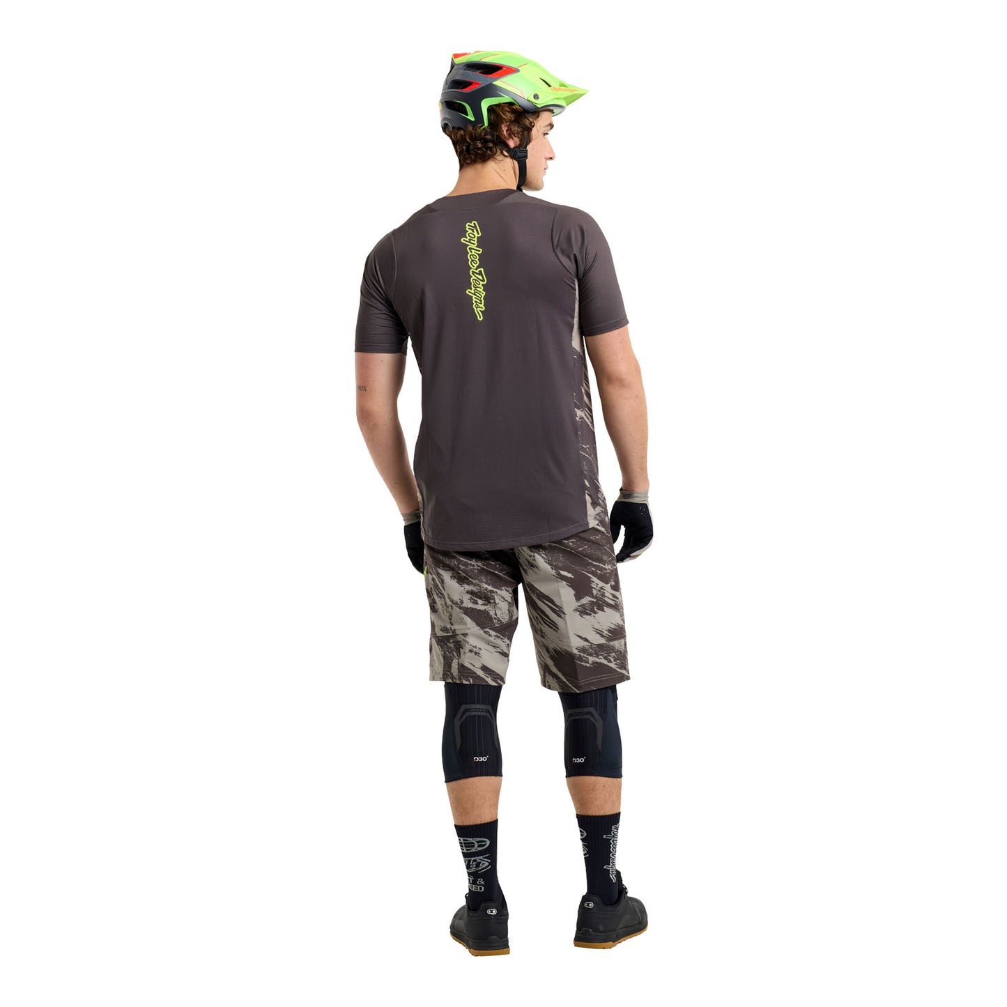 Skyline Short Shell Elemental Dark Earth