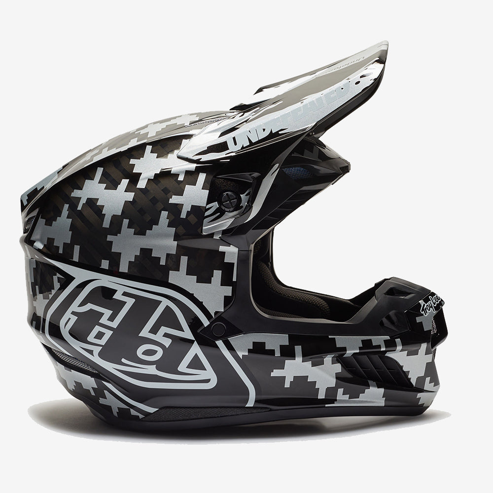 Casque SE5 Carbon Undefeated X Troy Lee Designs Or / Noir