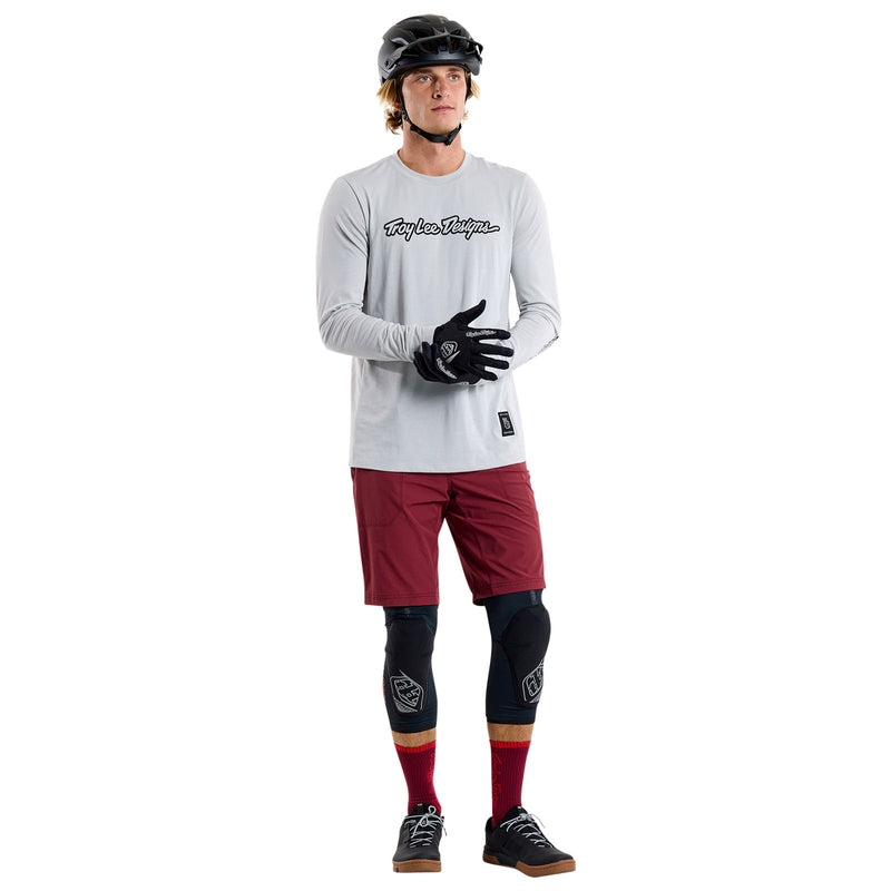 Skyline Trail Short Shell Mono Oxblood