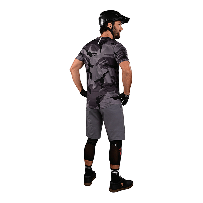 Flowline Short W/Liner Solid Charcoal